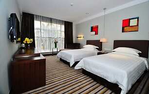 Poly Hotel