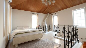 Miallet Pension