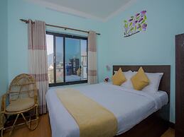 OYO 271 Hotel Golden Three