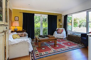 Lone Pine Farmhouse