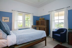 Lone Pine Farmhouse