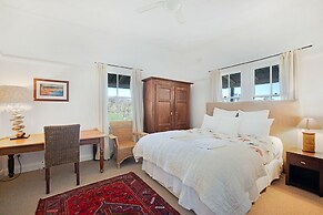 Lone Pine Farmhouse
