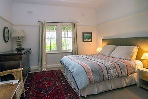 Lone Pine Farmhouse