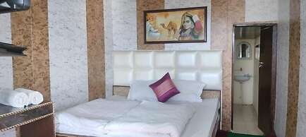 Hotel Kausani Retreat