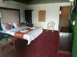 Hotel Kausani Retreat