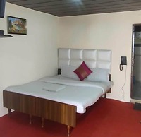 Hotel Kausani Retreat