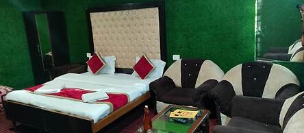 Hotel Kausani Retreat
