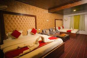 Hotel Kausani Retreat