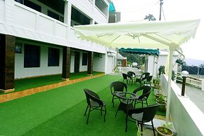 Hotel Kausani Retreat