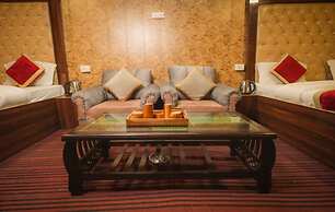 Hotel Kausani Retreat