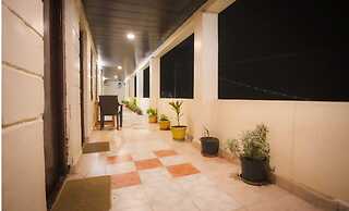 Hotel Kausani Retreat