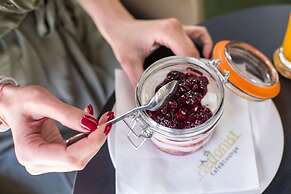Hotel Grand Hedonist