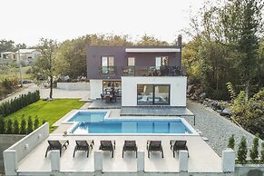 Holiday House Luxury