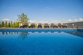 Holiday House Luxury