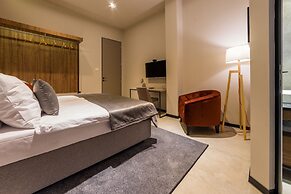 Dezman Luxury Center
