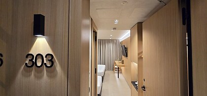 Lion Gate Hotel
