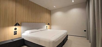 Lion Gate Hotel
