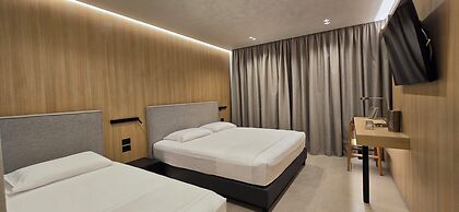 Lion Gate Hotel