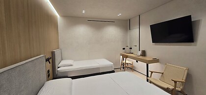 Lion Gate Hotel