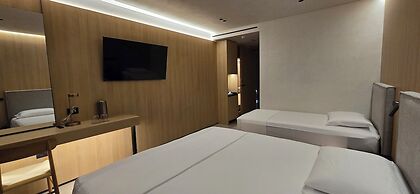 Lion Gate Hotel