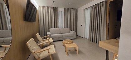 Lion Gate Hotel