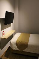 Central Front One Inn Jakarta Airport