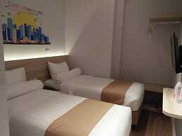 Central Front One Inn Jakarta Airport