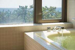 Suzu Beach Hotel