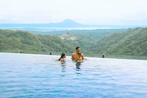 Twin Lakes Hotel - near Tagaytay