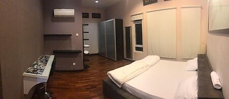Bungalow by Pauline