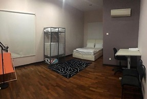 Bungalow by Pauline
