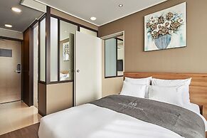 Western Bay Marina Hotel