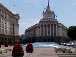 Greek Rooms in the City Center