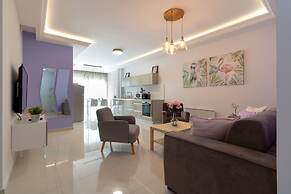 Full Option 9 People Central Location