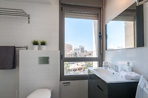 Best Location New Apt Full Amenities