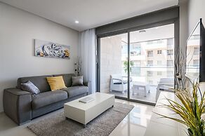 Best Location New Apt Full Amenities