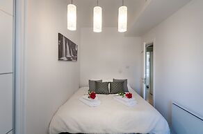 Best Location New Apt Full Amenities