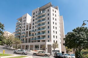 Best Location New Apt Full Amenities