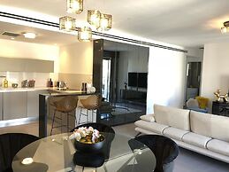 New Luxurious 2BR front old city Legacy
