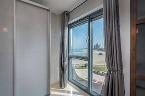 Beach Front By Ritz Hotel Pool Parking