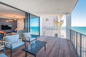 Front of Beach - Trumpeldor Street