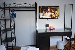 José & Ester House