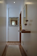 José & Ester House