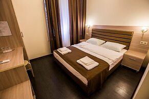 City Life Hotel