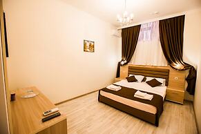 City Life Hotel