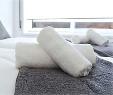Dinky Apartment