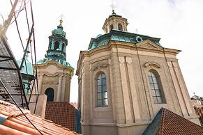 The Old Town Square & Parizska Apartments