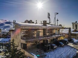 MzaarViews Chalets