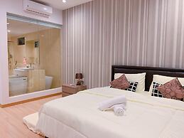 Romantic Mansion at The Landmark