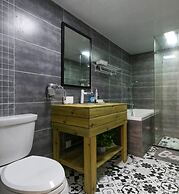 Henry's Apartment- Taikang Road